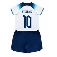 England Raheem Sterling #10 Replika babykläder Hemmaställ Barn VM 2022 Kortärmad (+ korta byxor)